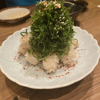 炭火焼肉ホルモン うしごろ 中目黒店 - ＊ ウルテ刺し 九条ねぎ　770円