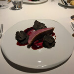 レフェルヴェソンス - 鴨胸肉　ビーツとポルト酒のソース