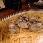 立飲・ビストロシン サンテ - 牡蠣のクリームパスタ