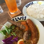 スープカレー&ダイニング エルビス - オレンジのドリングが「リボン・ナポリン」
