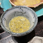 炭平 - 蟹味噌しゃぶをお猪口で　美しい！美味しい！