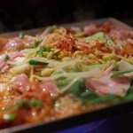 テッチャン鍋 金太郎 - スタッフが仕上げてくれます。