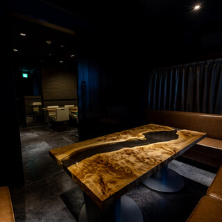 限定1室となる個室席。6名様までご利用頂けます。ゆったりと寛げる居心地の良さ。