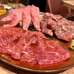 Yakiniku 名もなき名店へ 一切入魂一枚売り焼肉 - 