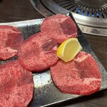 Yakiniku & Motsunabe Ushimaru - 