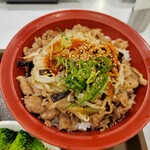 すき家 - かかってる辣油が、ピリ辛最高
