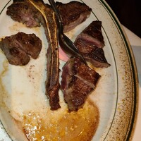 ウルフギャング・ステーキハウス 丸の内店 - 骨付き850g　写真よりお肉は有りました。