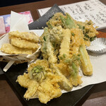 庄や - 山菜の天ぷら