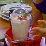 無添くら寿司 - のめるパフェ さくら (税込)530円 ※拡大 (2023.03.11)