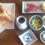 わらぐちそば - 前菜は自家製お新香と季節の天ぷら‥