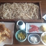 わらぐちそば - 大板そば＋下足天(1,200円也) 板そばには初めから季節の天ぷらがついてました‥