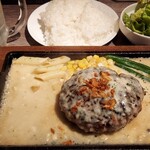 ハンバーグ＆ステーキ食堂クラウゾ - ガーリックソースハンバーグステーキ300g