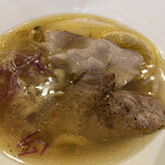 らー麺 れとろや - チャーシュー　置きすぎると色が変わってしまいました　先に食べればよかった