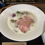 らー麺 れとろや - こちらは　白湯