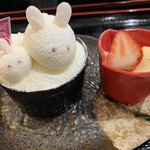 Wakafe Togetsuen - チーズケーキとアイスクリームと苺