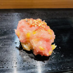 Togoshiginza Sushi Bando - まぐろトロと沢庵