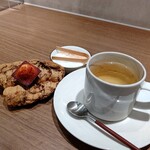 ラチュレ - フィナンシェ・ハーブティ