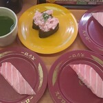 スシロー - 特ネタ大トロ3皿　ネギトロ軍艦