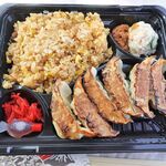 ジャンジャン軒 - お持ち帰りチャーハン弁当 680円 ※通常は唐揚げ＋餃子5個（ジャンジャン軒）