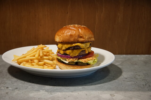 ゴールデンブラウン フクオカ （GOLDEN BROWN FUKUOKA） - 薬院大通