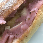 パン工房 ブランジェリーケン - 桜あんブリーチーズのサンドフランス