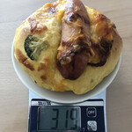 パン工房 ブランジェリーケン - パンプキンソーセージチェダーチーズのベーグル