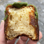 マメバコ - 抹茶のカヌレ内部