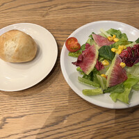 セストセンソ 新宿タカシマヤ店 - ランチサラダとパン