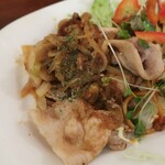 リュウ - ・「ハーフパスタプレートランチ(¥1250)」の生姜焼きアップ。