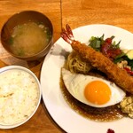松阪牛ハンバーグ専門店ガーベラ - ご飯と味噌汁も♪