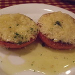 ペコリーノ - にんにくたっぷりの焼トマト
