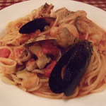 ペコリーノ - 魚介類のトマトソーススパゲティ