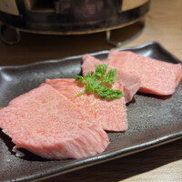 炭火焼肉寅二郎 - 