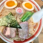 麺壱 吉兆 - またまた上から中華そば麺大盛、味玉