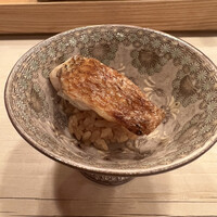 すし いわお - ノドグロ紅瞳を使った小丼