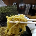 Iekei Ramen Maru Takeya - 麺リフト