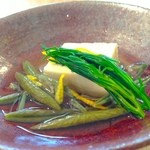 ＊ 炊き合わせ（冷し鉢）
          ・こおり豆腐
          ・おかひじき
          ・大沼のじゅんさい
          