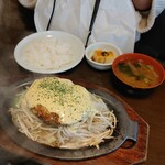 Knott's Berry - マスタードソースハンバーグのAセット