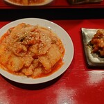 京やきにくひより - 白菜キムチとツブ貝チャンジャ。ご飯がススミます