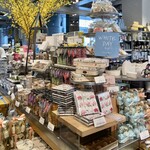 DEAN & DELUCA MARKET STORES - 春らしい店内