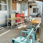 丸池製麺所 - こんな外で食べれるなんて
      香川県っぽくしてるのかも