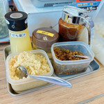 丸池製麺所 - 薬味はレジ前です
      すだち果汁が徳島県らしい◎