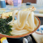 丸池製麺所 - 柔らかく伸びしなやかな女麺
      優しいコシがあります