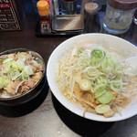 鐵 - 醤油ラーメン(太麺) 脂普通　チャーシュー丼