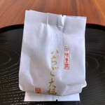 山岸ちまき本舗 - プレミアム苺大福。550円+税