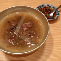 肉亭ふたご iki 本郷三丁目店 - 自家製テールスープ