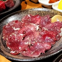 ホルモン焼肉 富や 栄店 - 