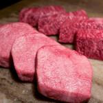 USHIGORO S. - 黒タンと特選ハラミ