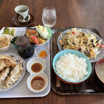 ギョウザとカレーのてっちゃん - ギョウザ定食770円