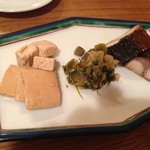 手打そば 菊谷 - 三品盛り（クリームチーズの返し漬け・晩菊・さばの燻製）（2013.7.7）